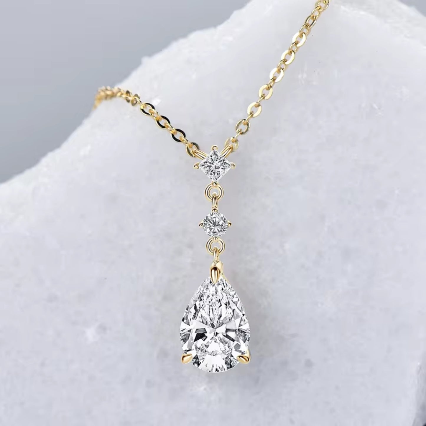 2.0 ct Pear Cut Moissanite Teardrop Pendant Necklace in Silver 925 - SETUxNEOMA  