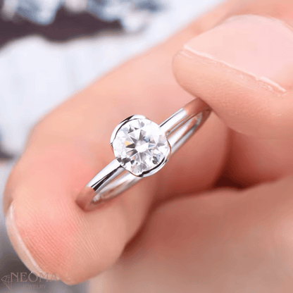 VVS1 Moissanite Solitaire Promise Ring - SETUxNEOMA  